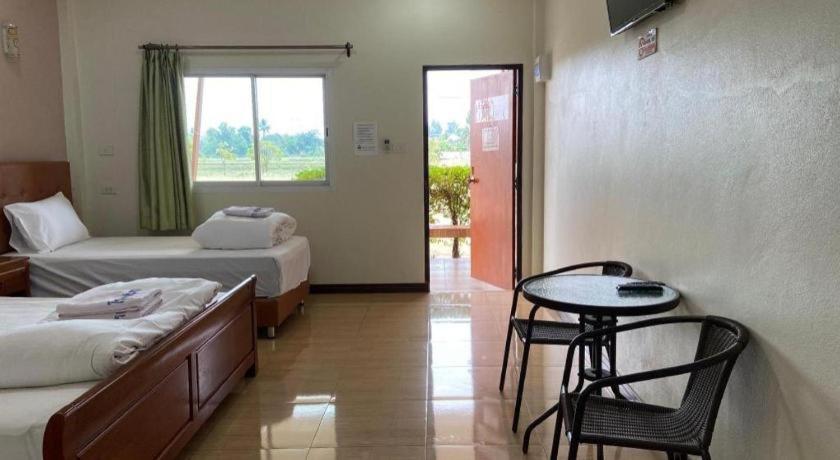 Prakaithong Hotel Amphoe Sawang Daen Din Экстерьер фото